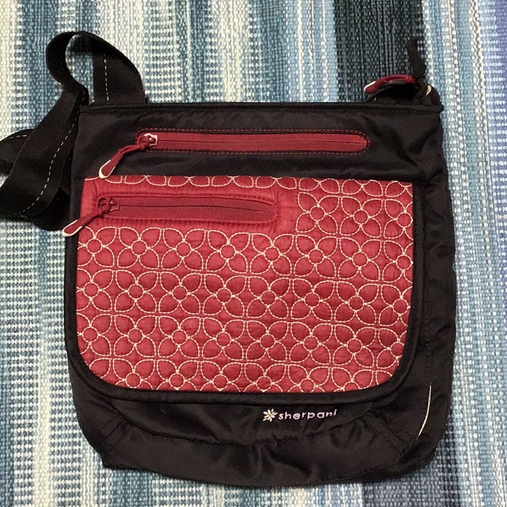 Crossbody Sherpani bag/purse